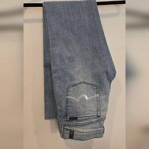 Nw/oT 7 For All Mankind straight leg jean size 32